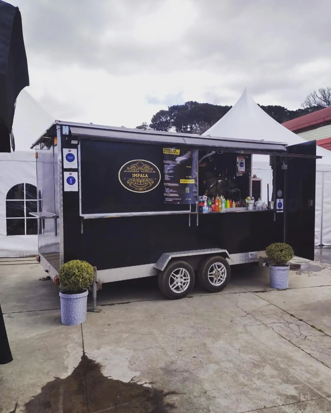 Food truck IMPALA instalado en un evento