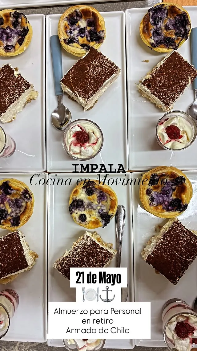 Tartaletas de arándano y tiramisú para almuerzo de personal en retiro de la Armada
